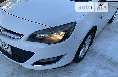 Универсал Opel Astra 2013 в Ивано-Франковске