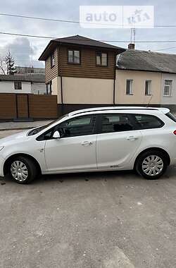 Универсал Opel Astra 2013 в 