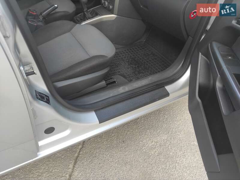 Универсал Opel Astra 2005 в Днепре