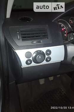Хэтчбек Opel Astra 2004 в 