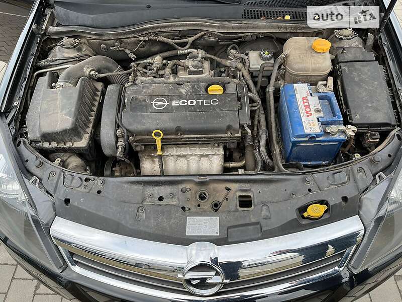 Седан Opel Astra 2014 в Хмельницком