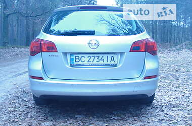 Універсал Opel Astra 2012 в Львові