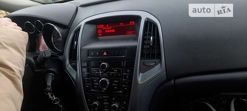 Универсал Opel Astra 2013 в Самборе