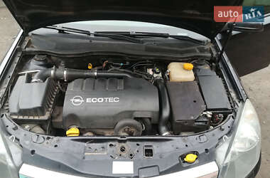 Универсал Opel Astra 2006 в Гадяче