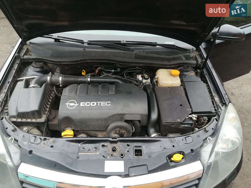 Універсал Opel Astra 2006 в Гадячі