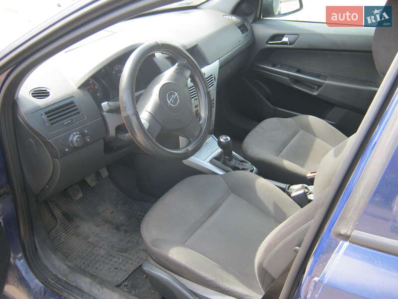 Универсал Opel Astra 2010 в Бориславе