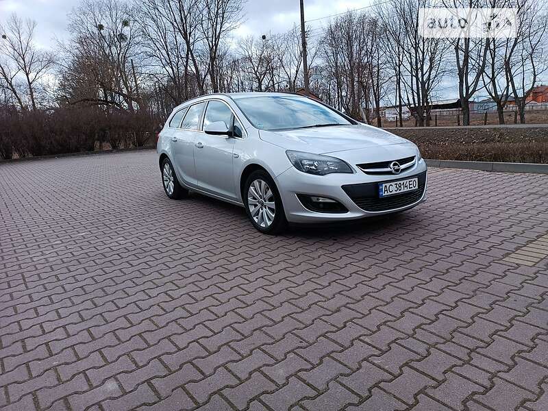 Универсал Opel Astra 2014 в Миргороде