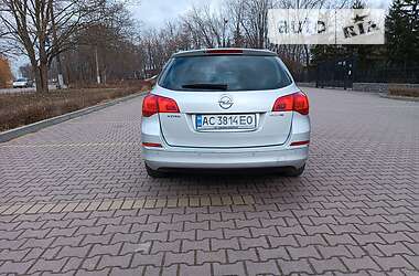 Универсал Opel Astra 2014 в Миргороде