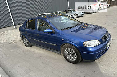 Хэтчбек Opel Astra 2002 в 