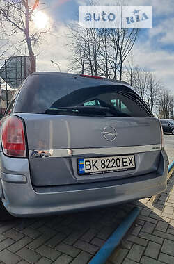 Универсал Opel Astra 2009 в Ровно