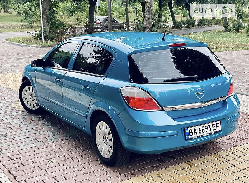Хетчбек Opel Astra 2004 в Кропивницькому