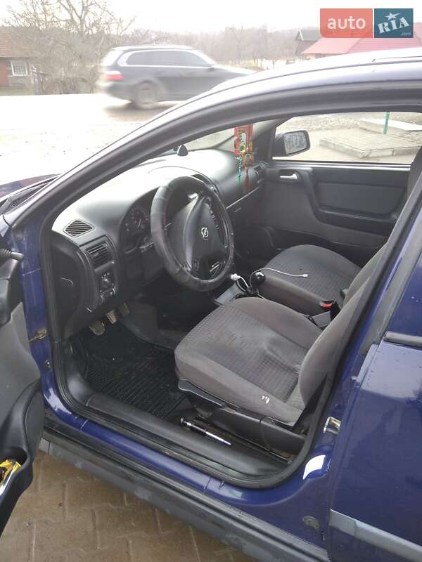 Седан Opel Astra 2003 в Коломиї