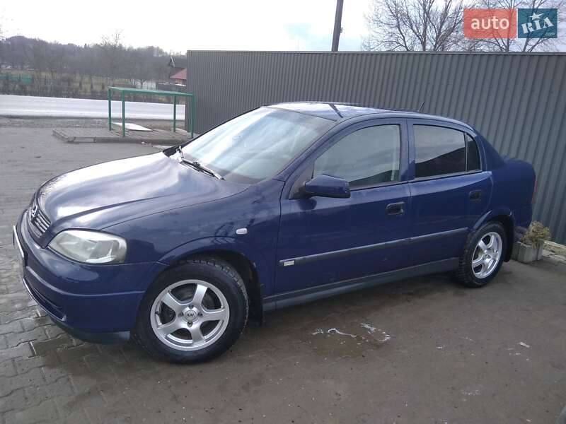 Седан Opel Astra 2003 в Коломиї