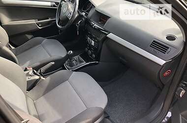 Універсал Opel Astra 2010 в 