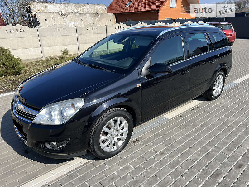 Универсал Opel Astra 2008 в Луцке