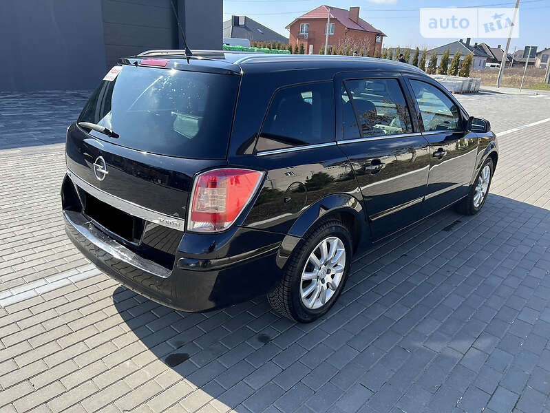 Универсал Opel Astra 2008 в Луцке