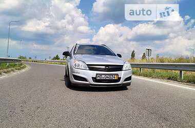 Універсал Opel Astra 2009 в Рівному