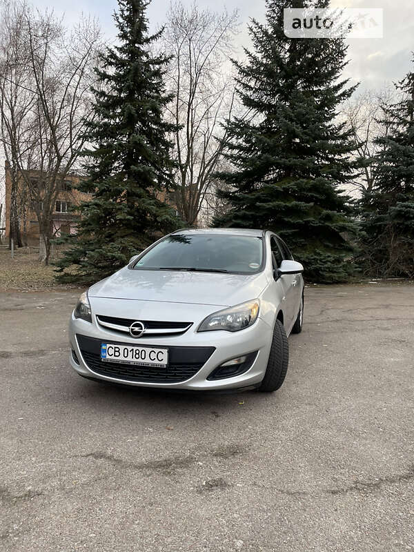 Универсал Opel Astra 2013 в Чернигове