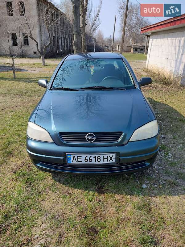 Седан Opel Astra 2004 в Кривом Роге