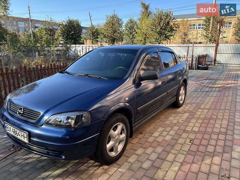 Седан Opel Astra 2005 в Шепетовке
