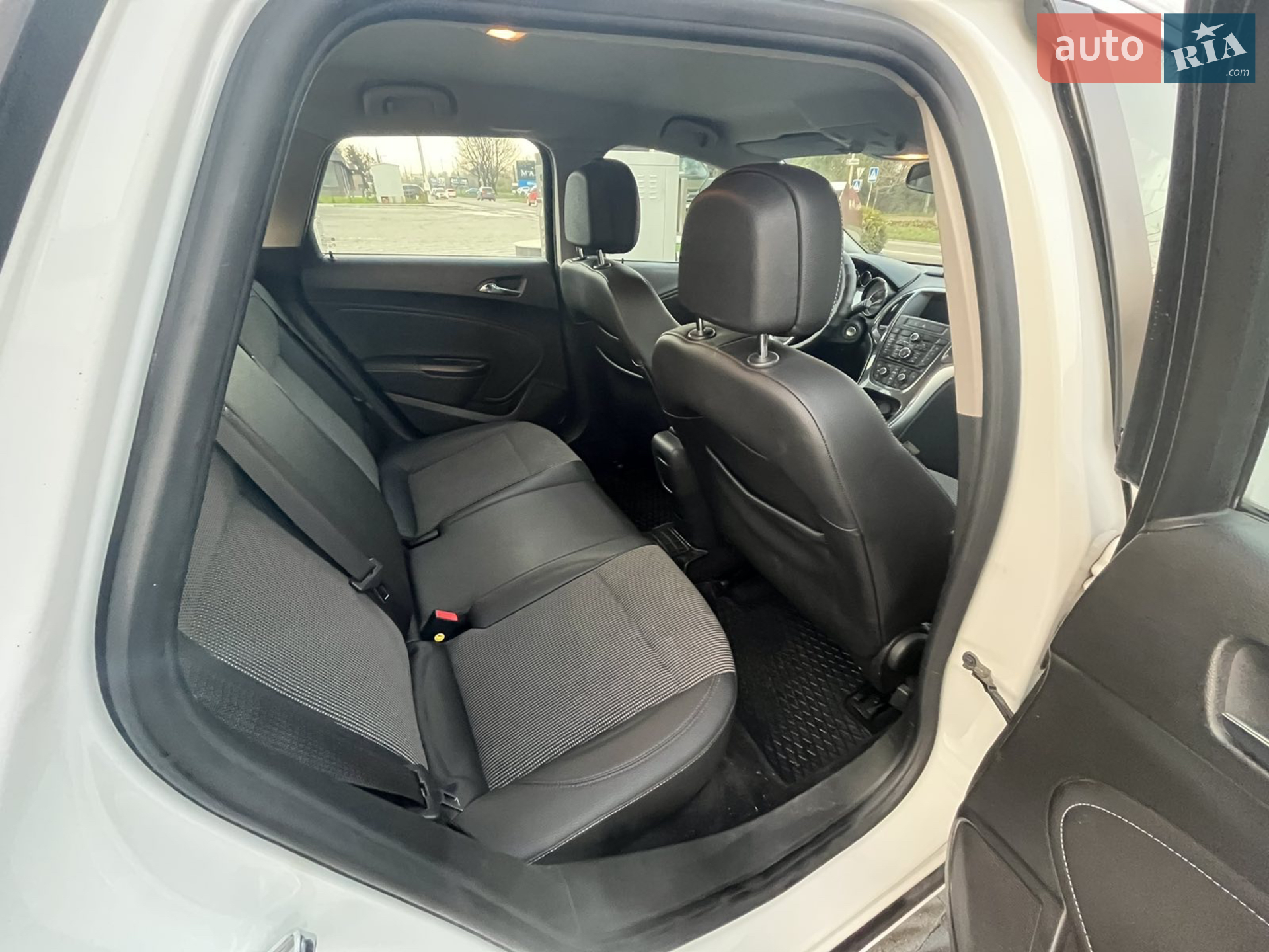 2012 Opel Astra - мініатюра 10