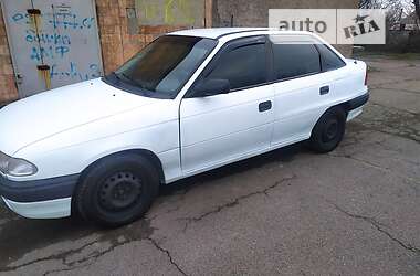 Седан Opel Astra 1994 в Каменском