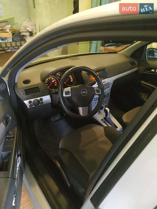 Хэтчбек Opel Astra 2009 в Одессе