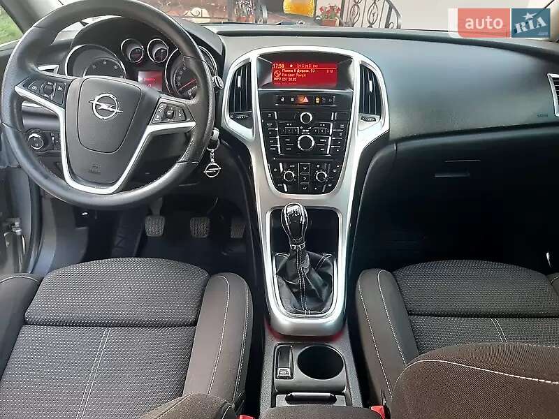 Универсал Opel Astra 2011 в Славуте