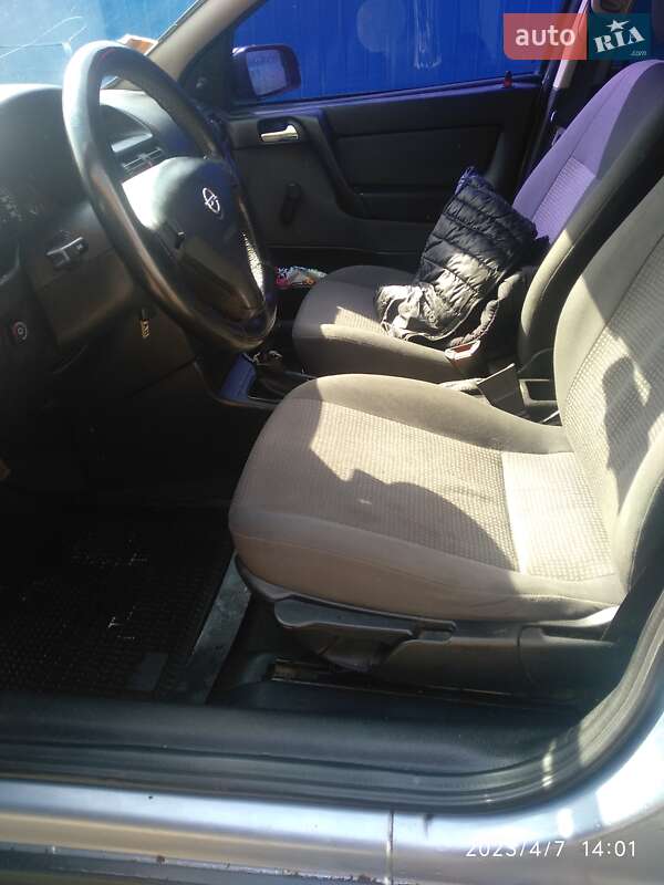 Седан Opel Astra 2006 в Харькове