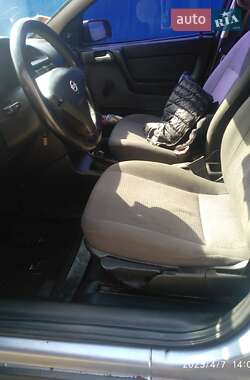 Седан Opel Astra 2006 в 