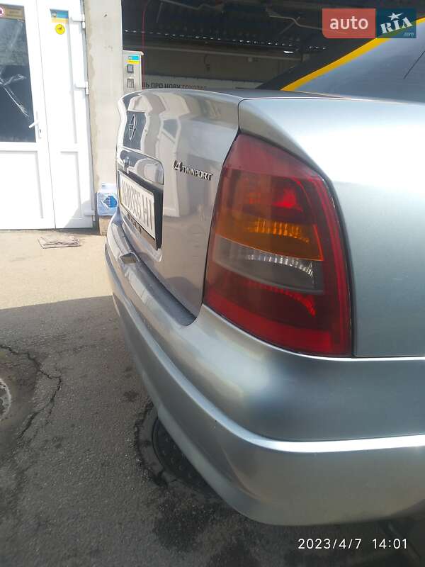 Седан Opel Astra 2006 в Харькове