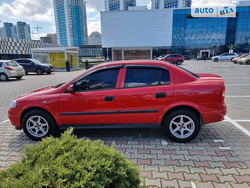 Седан Opel Astra 2003 в Одессе