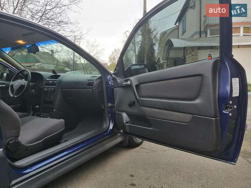 Хэтчбек Opel Astra 2002 в Одессе