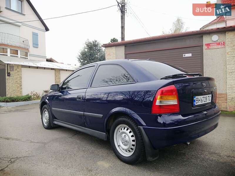 Хэтчбек Opel Astra 2002 в Одессе