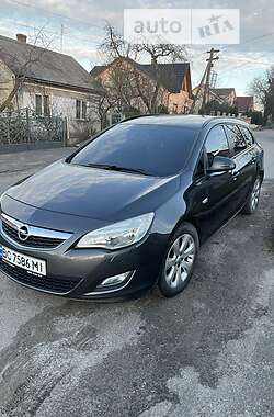 Универсал Opel Astra 2010 в Червонограде