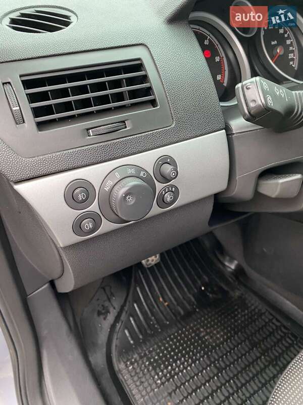 Хетчбек Opel Astra 2007 в Києві