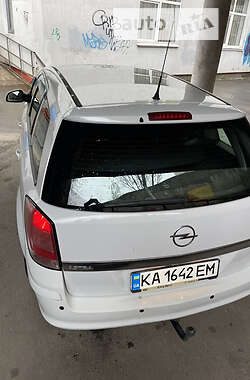 Универсал Opel Astra 2012 в 