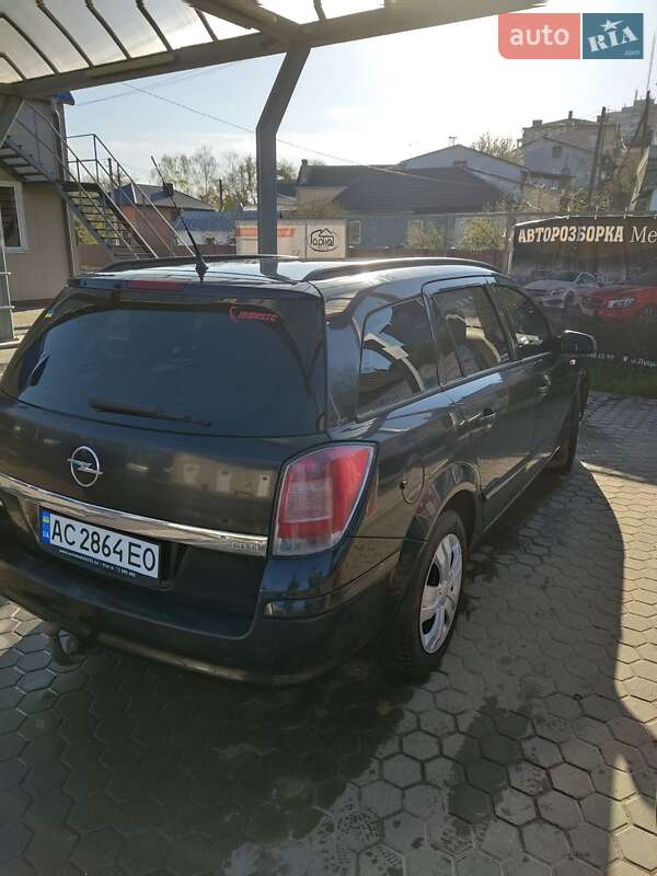 Универсал Opel Astra 2008 в Луцке