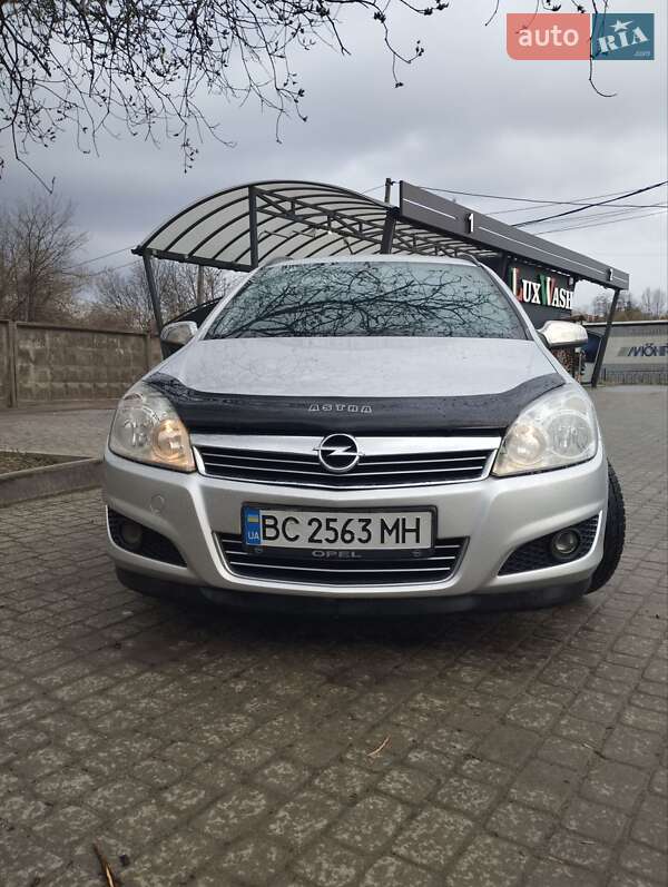 Универсал Opel Astra 2007 в 