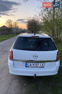 Универсал Opel Astra 2009 в Чернобае