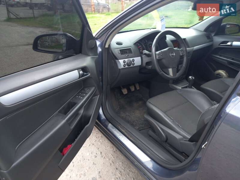 Универсал Opel Astra 2006 в Сумах