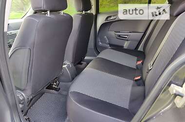 Хетчбек Opel Astra 2010 в 