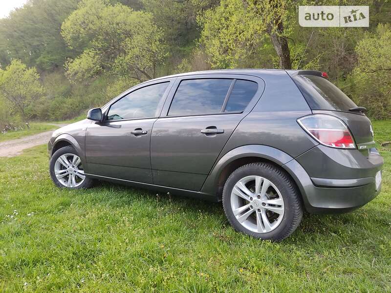 Хэтчбек Opel Astra 2010 в Ужгороде фото 9 Хэтчбек Opel Astra 2010 в Ужгороде