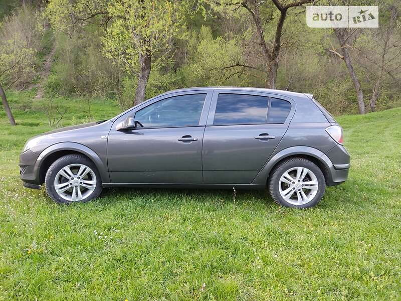 Хэтчбек Opel Astra 2010 в Ужгороде фото 8 Хэтчбек Opel Astra 2010 в Ужгороде