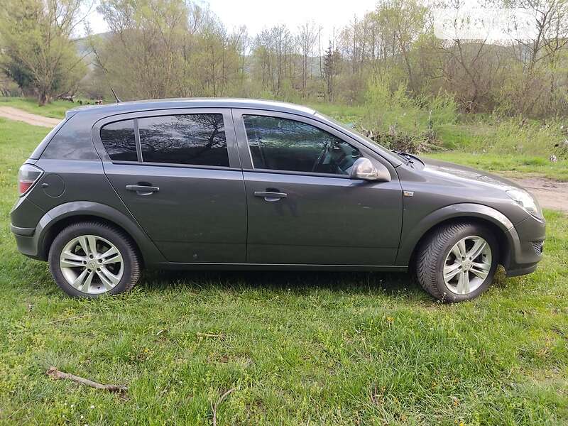 Хэтчбек Opel Astra 2010 в Ужгороде фото 13 Хэтчбек Opel Astra 2010 в Ужгороде