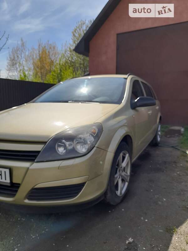Універсал Opel Astra 2005 в Нововолинську