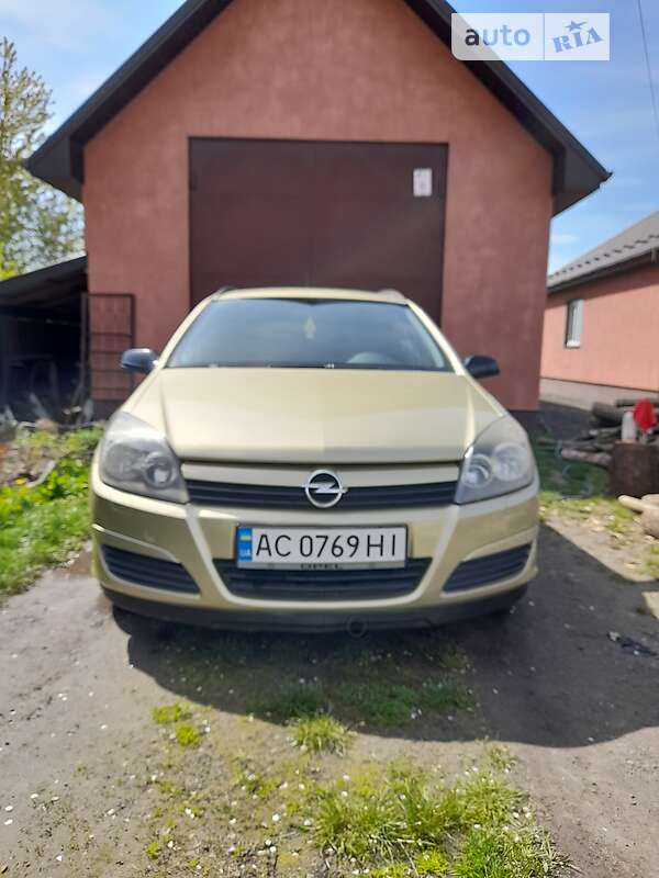 Універсал Opel Astra 2005 в Нововолинську