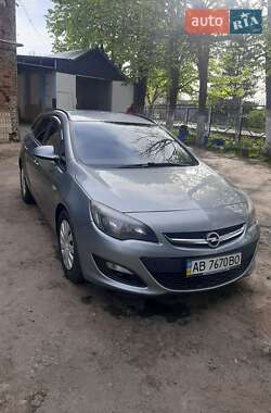 Универсал Opel Astra 2013 в 