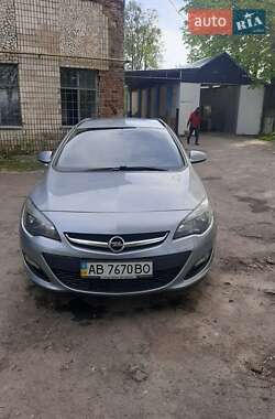 Универсал Opel Astra 2013 в 