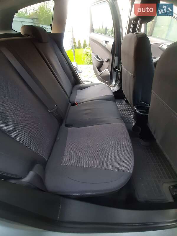 Универсал Opel Astra 2013 в Жмеринке